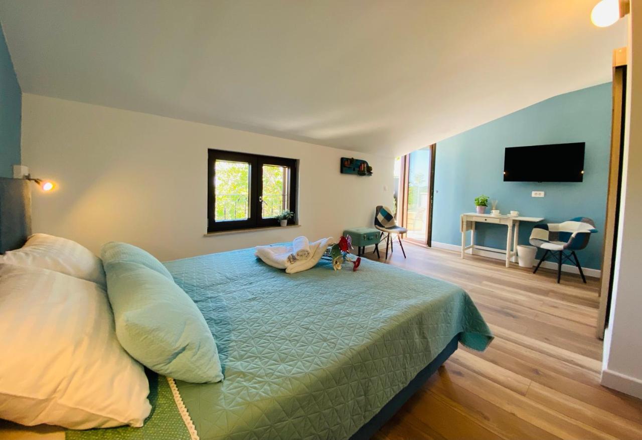 Boutique Rooms Mare Fabulas ロヴィニ エクステリア 写真