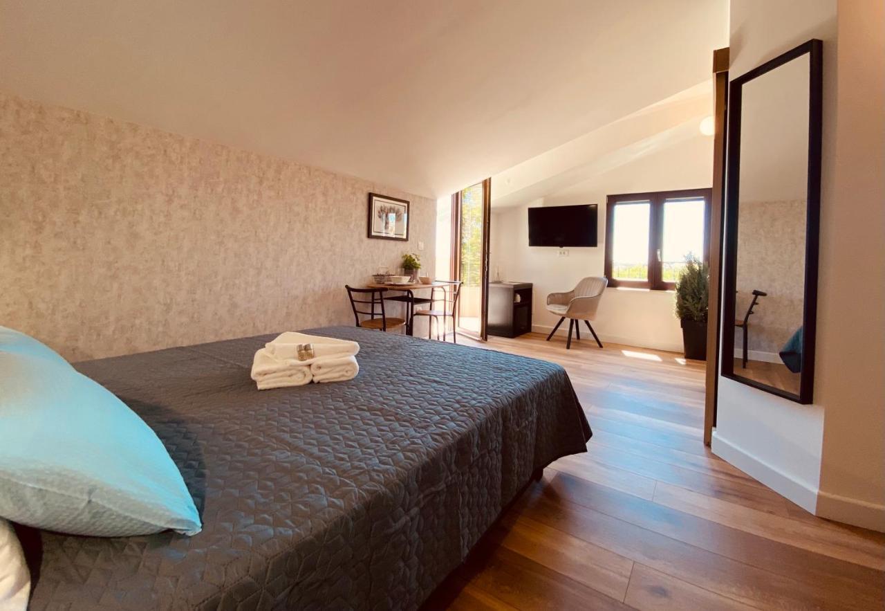 Boutique Rooms Mare Fabulas ロヴィニ エクステリア 写真
