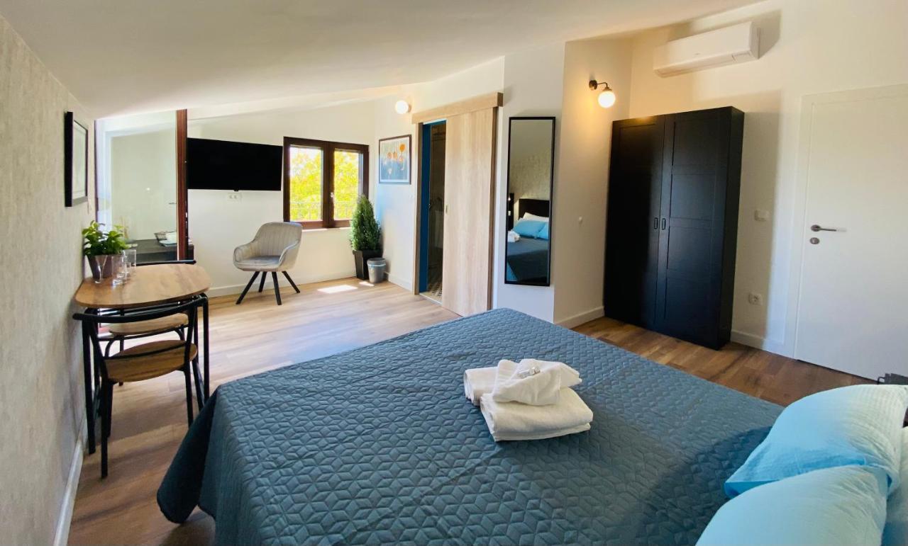 Boutique Rooms Mare Fabulas ロヴィニ エクステリア 写真
