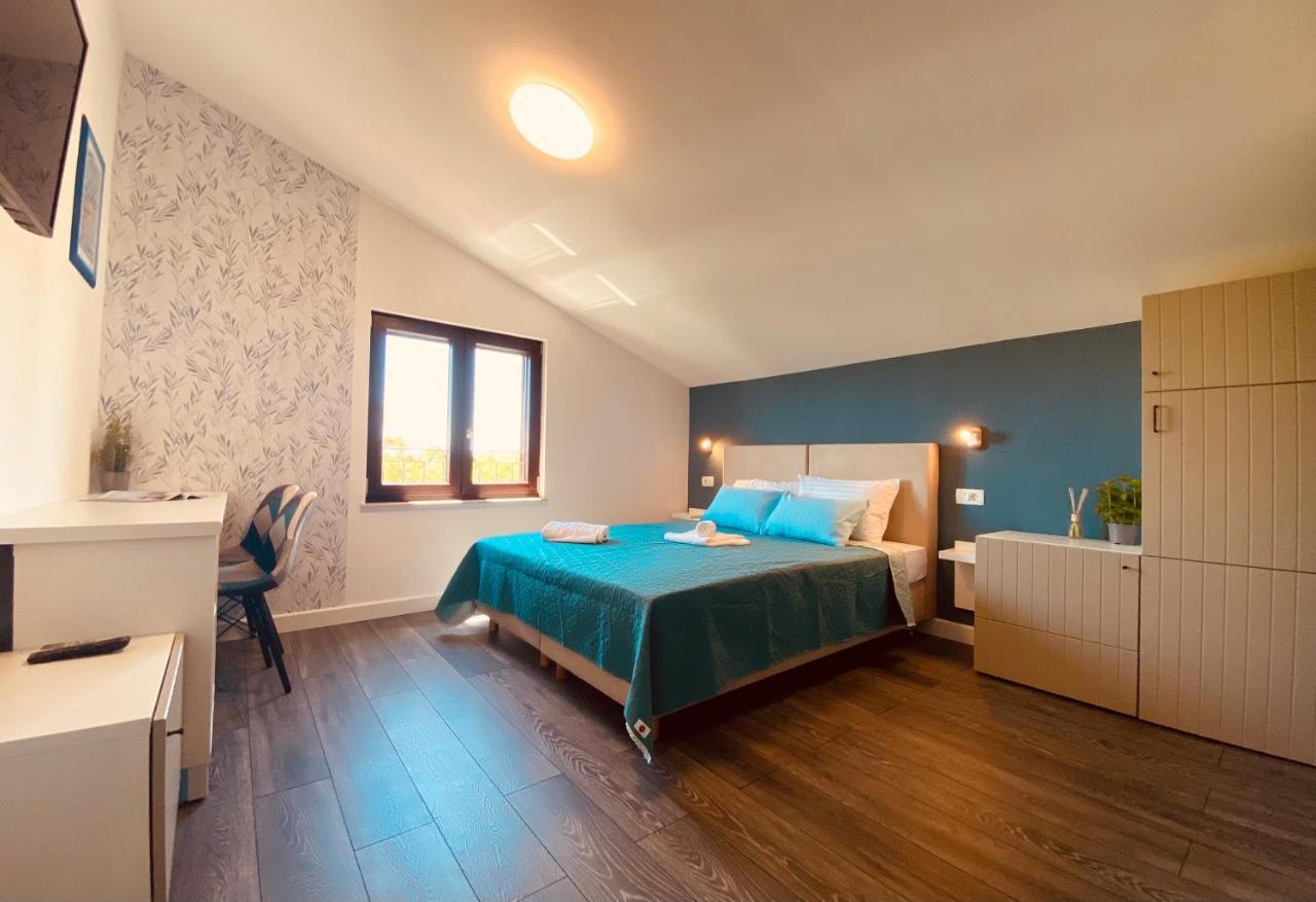 Boutique Rooms Mare Fabulas ロヴィニ エクステリア 写真